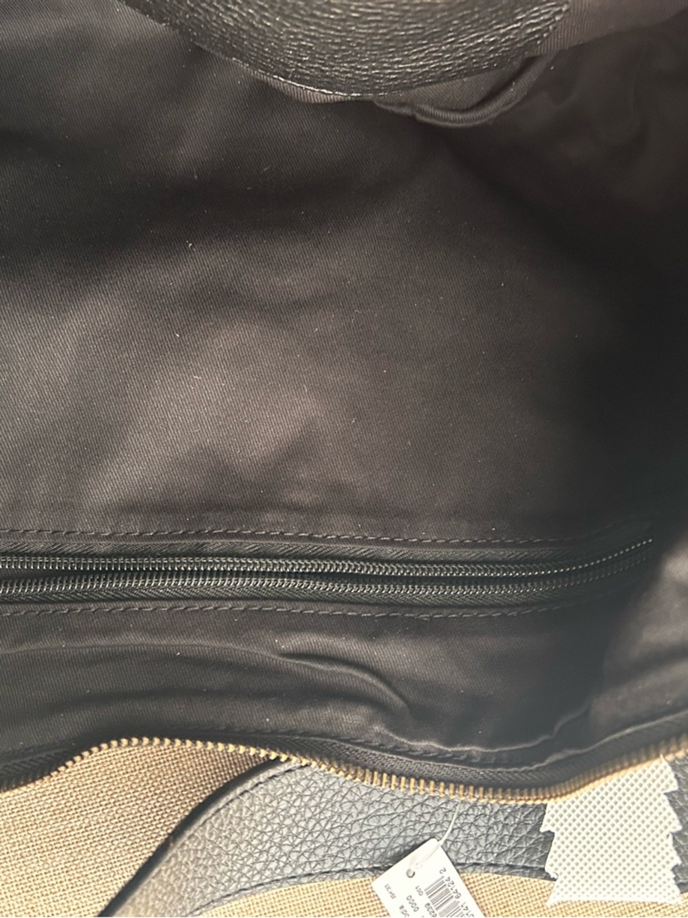 Gap Vegan Pebble Leather Slouchy Handbag - Picture 4 of 8